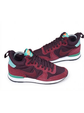 Rare Womens NIKE Internationalist
Running Shoes Red 683967-201
Mid Top size 8